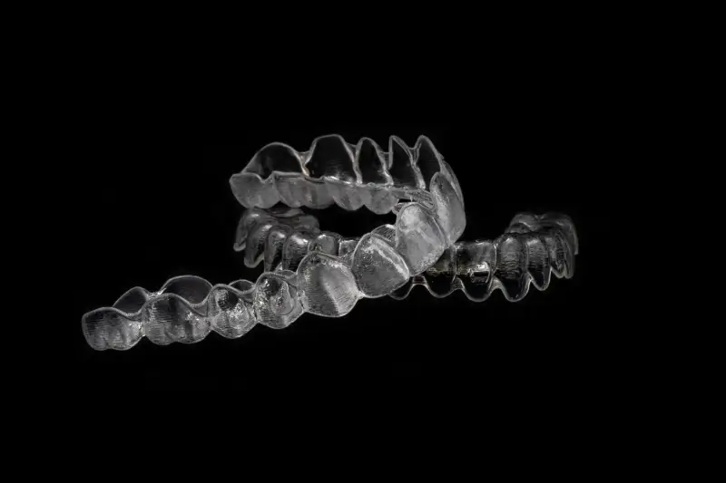 Ile kosztują nakładki Invisalign?