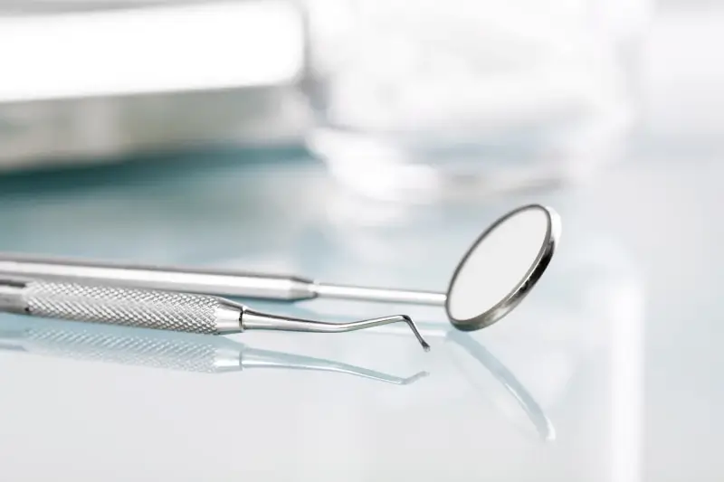 Czy po wyrwaniu zęba można pić?