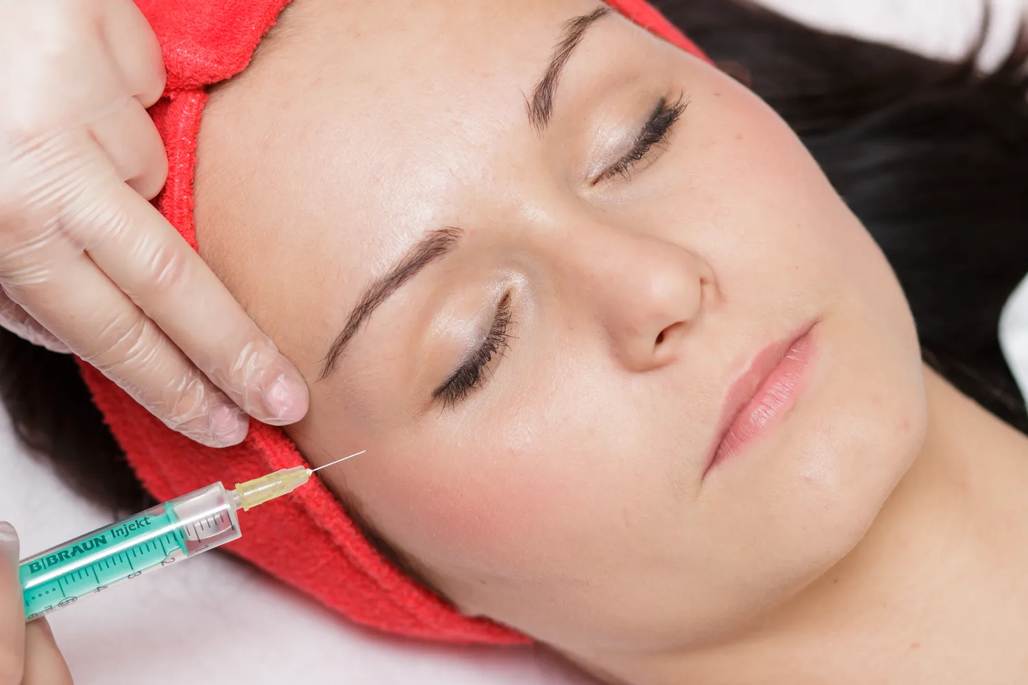 Czy kwas hialuronowy można łączyć z witamina c?