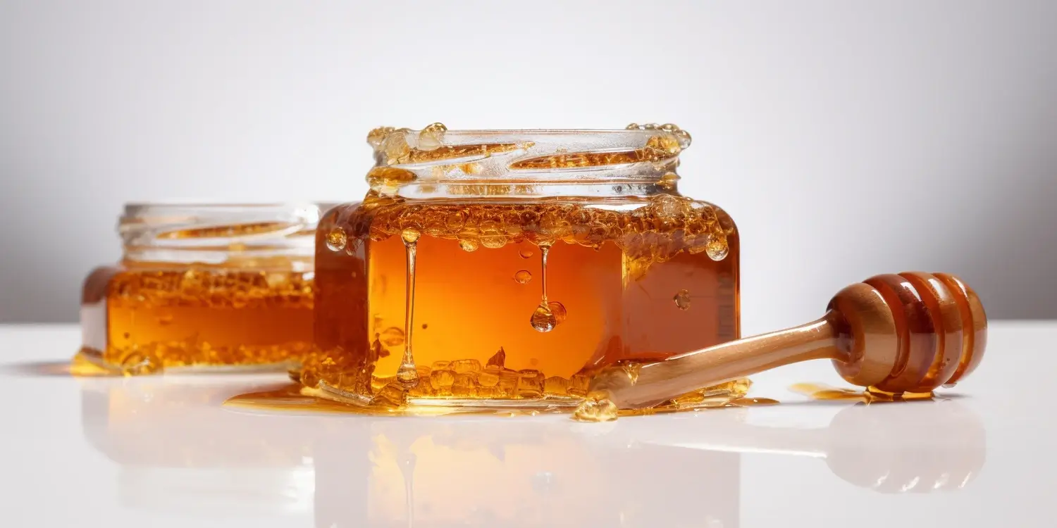 Miód rzepakowy - smak wiosny w słoiku